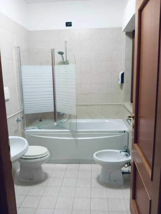 Minerva House - Airport And Fiera Apartment Fiumicino Bagian luar foto